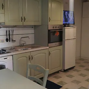 https://apt-miniapartament-da-mariella.it-romehotels.com
